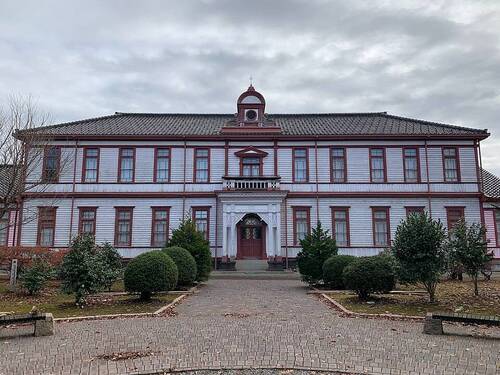 巖浄閣(旧富山県立農学校本館)