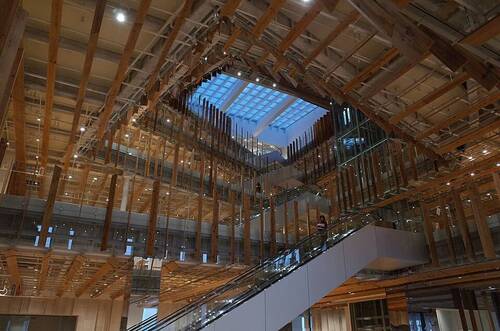 富山市ガラス美術館