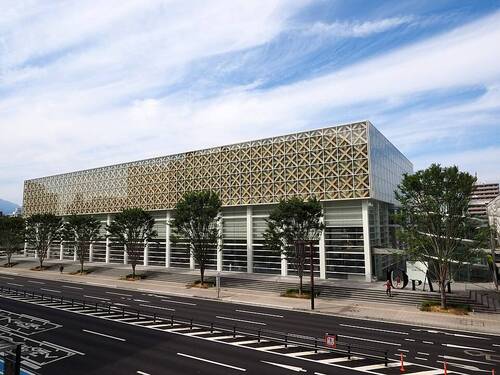 大分県立美術館